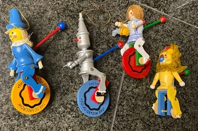 RARO 4 Mago de Oz Kurt S Adler Adornos de Navidad Madera Rueda de Empuje Títere 1991 Foto 1 de 4