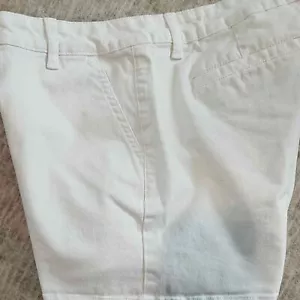 New Women's Ana Mid-Rise Twill Shorts. 5" Inseem.  Size 4. - Picture 1 of 3