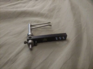 TIGHT GKF 2 PRONG ADJUSTABLE BOW MOUNT ARROW REST - Picture 1 of 5