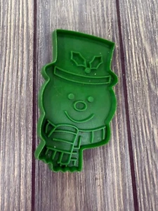 Tagliabiscotti Pupazzo di Neve Plastica Verde Strumento da Cottura Natalizio - Foto 1 di 2