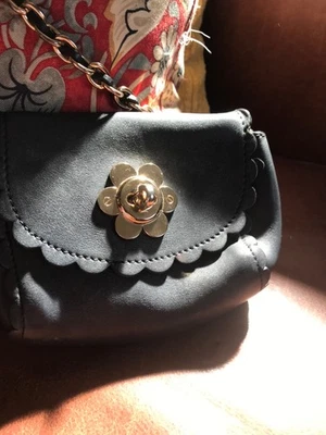 STUNNING BLACK LEATHER MULBERRY MINI CECILY BAG IN EXCELLENT CONDITION - Image 1 of 4