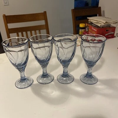 Juego de 4 vasos de agua Noritake Sweet Swirl azul claro 6 oz Foto 1 de 4