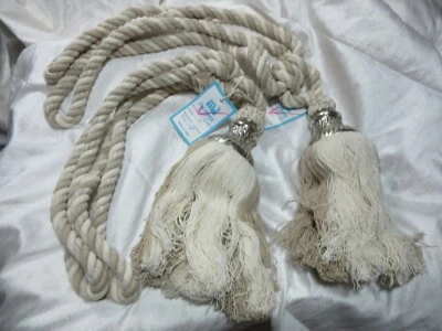 Lote de 18 nuevas cuerdas para cortinas y borlas grandes en bronceado pálido/beige y blanco roto  Foto 1 de 4