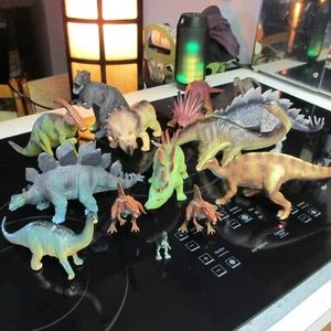 Lot Sammlung 14 Plastik Dinosaurier Dinosaurier Kinder Spielzeug Figuren Figuren Monster - Bild 1 von 8