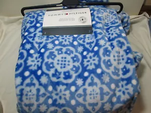 Nuevo Tommy Hilfiger Peluche Tiro 50"x70" Azul y Blanco Medallón Nuevo - Imagen 1 de 3