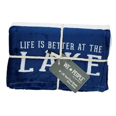  Life is Better at The Lake-Azul y Blanco Súper Suave 50 x 60 Pulgadas Rayas Tiro  Foto 1 de 4