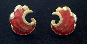Orecchini Vintage Avon Tono Oro Smalto Rosso Onda Traforata 7/8” - Foto 1 di 5