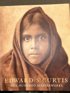 LOT: Edward Sheriff Curtis Visions of Vanishing Race & One Hundred Masterworks - Foto 1 di 3
