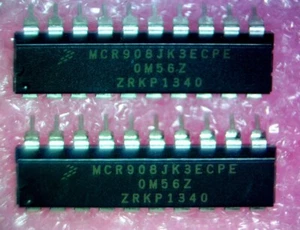 MCR908JK3ECPE HC08 Mikrocontroller IC 8-Bit 8 MHz 4KB (4K x 8) BLITZ 20-DIP NEU - Bild 1 von 3