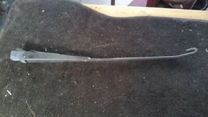 ROLLS ROYCE  BENTLEY RIGHT windshield wiper arm on  black,   UD737002 - Picture 1 of 6