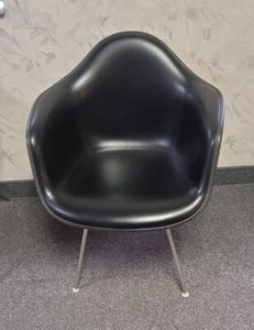 Vintage Eames bucket chair. Herman Miller - Picture 1 of 4
