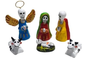 Juego de 6 belenes de la cultura mexicana de arcilla cerámica único hecho a mano del día de los muertos - Imagen 1 de 5
