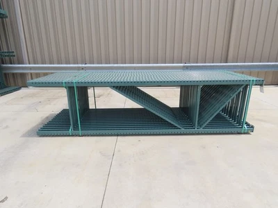 Interlake 12' x 36' 泪珠托盘 架子 直立 3x3" 腿 23900Lb 绿色 — 第 1/4 张图片