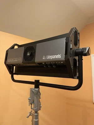 Litepanels Gemini Soft RGB LED Light Panel 2x1 (Standard Yoke,US) - Image 1 of 4