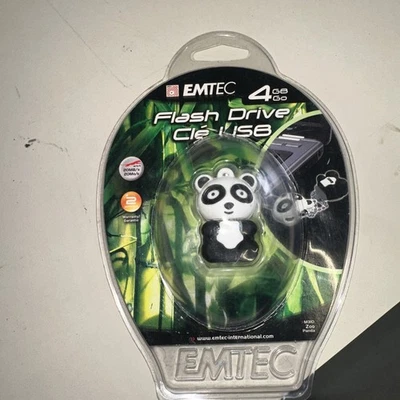 EMTEC Click 2.0 8GB USB Flash Drive - Image 1 of 2
