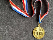 French Novelty Medal - Collegue En Or