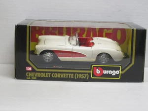 Chevrolet Corvette Cabrio (1957) en caja crema con base Bburago 1524 1:24 - Imagen 1 de 8