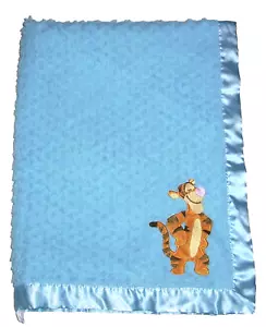 Disney Baby blaue pelzige Plüsch Tigger Standdecke Satin Rückenborte 30x40 Lovey - Bild 1 von 3