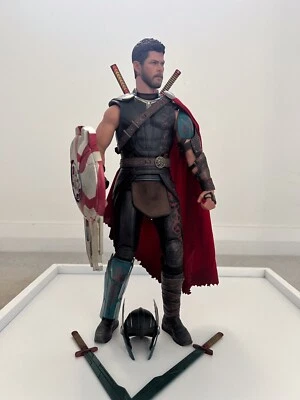 Hot Toys Gladiator Thor  Deluxe Version - Thor Ragnarok - MMS445 - UK - Image 1 of 4