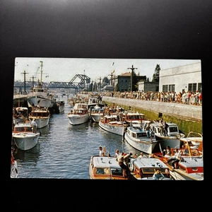 Small Craft in Government Lock Seattle WA vtg chrome FABVINTY BARGAIN POSTCARD - Picture 1 of 2