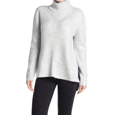 Suéter túnica cuello alto-bajo acanalado abstracto Sweet Romeo gris jaspeado mediano $58 Foto 1 de 4