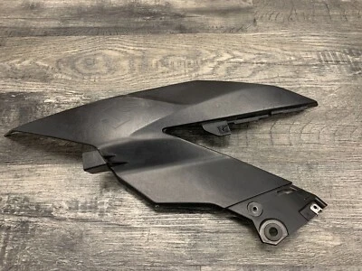 Painel de cobertura lateral dianteiro esquerdo Suzuki GSX250R fabricante de equipamento original - Imagem 1 de 4