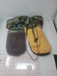 US. Military Woodland Camouflage Arctic Mittens with Liners Size Large N23