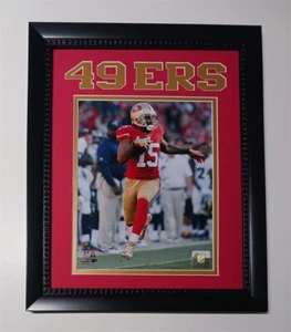 San Francisco Football Team M.Crabtree - 11x14 Frame - Picture 1 of 1