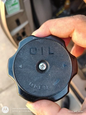 Tapa de llenado de aceite de motor genuino OEM Mitsubishi Diamante Mirage Montero Outlander Foto 1 de 4