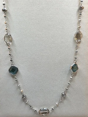 Colar White House Black Market 44 polegadas tom prata com cristais facetados - Imagem 1 de 4