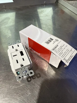 Nuevo En Caja Legrand Super Duplex R26USBACW USB A & C Hermoso, ¡Lo tiene todo! Foto 1 de 4