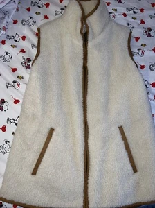 Old Navy Women’s Sherpa Vest, Cream/chestnut Trim S, NWOT - Picture 1 of 8