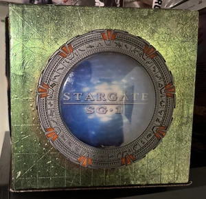 Stargate SG-1 Collectors Edition Complete Series 1997-2007 (DVD,54 Disc) Box Set - Picture 1 of 18