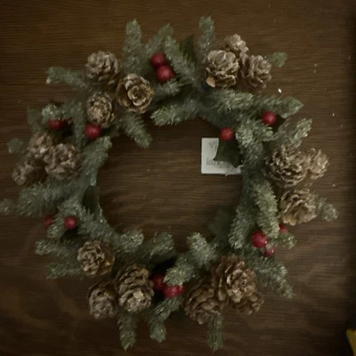 Anillo de vela helada de pino ángel - 7” de diámetro - 4” interior - conos de pino y bayas Foto 1 de 4