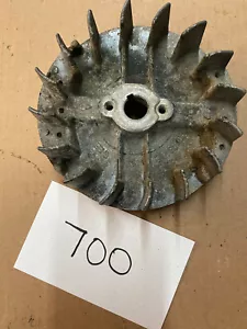 Volano Briggs & Stratton 799682 (#700) - Foto 1 di 3