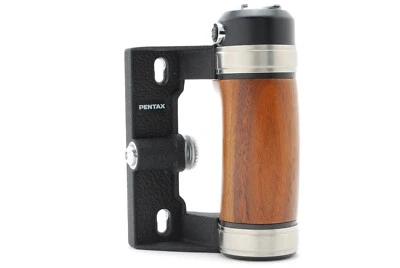 67ii Grip【UNUSED】Pentax 67II 67 ii Wood Grip Late Model 6x7 67 67II  From JAPAN - Image 1 of 4