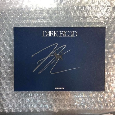 Enhypen Jay DARK BLOOD ALBUM CARTOLINA FIRMATA Articoli ufficiali K-POP US... - Immagine 1 di 2