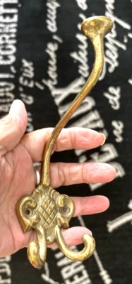 复古 7 英寸黄铜卷轴墙 3 弯形钩大衣帽子植物毛巾维多利亚浮雕 — 第 1/4 张图片