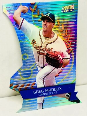 2000 STADIUM CLUB 3X3 LUMINESCENT GREG MADDUX DIE CUT REFRACTOR #3X3/1C - Image 1 of 2