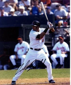 NICK MARKAKIS #21 2BALTIMORE ORIOLES SIGNED AUTOGRAPHED 8X10 PHOTO W/COA - Picture 1 of 1