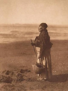 Edward Curtis On the Beach Chinook 1910 17"x 22" Archival Art Print - Picture 1 of 1