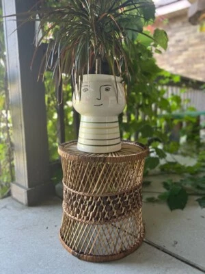 Mesa auxiliar vintage tejida de mimbre ratán estilo tambor cesta de residuos soporte para plantas boho Foto 1 de 4