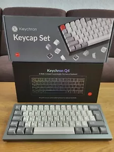 Keychron Q4 Mechanische Gaming Tastatur - RGB - 60% ISO, Grau - Modifiziert - Bild 1 von 11