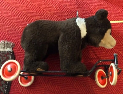 SAMMLERSTÜCK! Großer STEIFF BÄR auf Rädern mit funktionierender Brummstimme - Bild 1 von 4