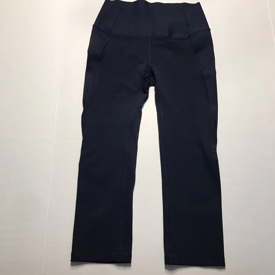 Leggings recortados Gap Fit esculpidos de compresión azul marino talla pequeña  Foto 1 de 4