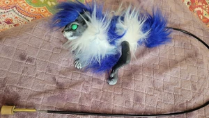 RENAISSANCE FAIRE CABLE SHOULDER PUPPET Blue White Cat Green Eyes - Picture 1 of 5