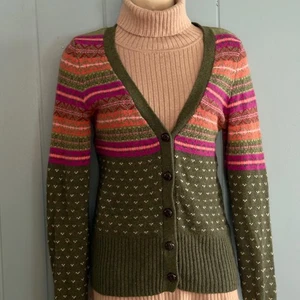 Strickjacke Pullover Fair Isle oliv rosa Strick Knopfleiste H&M LOGG klein Herbst kuschelig - Bild 1 von 9