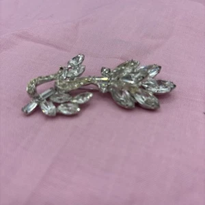 Signierte WEISS Brosche klar Strass BLUME Anstecknadel extra ausgefallen - Bild 1 von 6