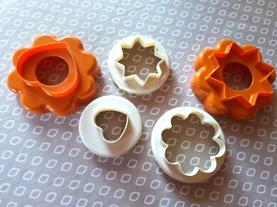 Tupperware Plätzchen-Quintett orange Ausstechformen auch für Wurst und Käse - Bild 1 von 4