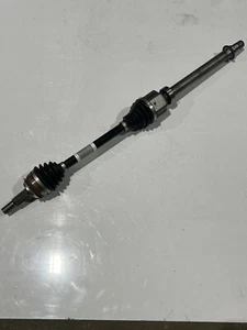 Genuine Nissan Qashqai Front Right Drive Shaft 391001155R - Picture 1 of 2